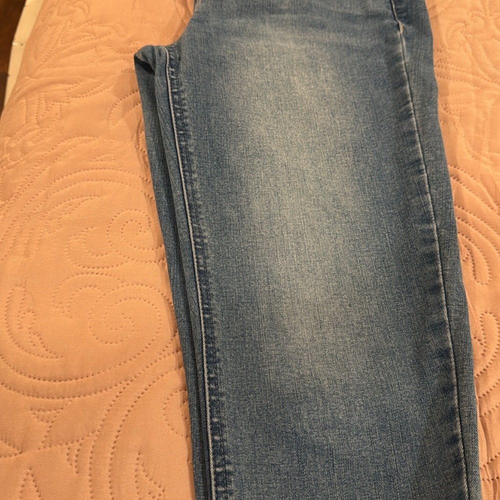 Gibson and Latimer Skinny Leg Jeans - Picture 6 of 9
